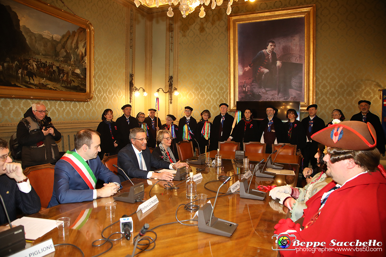 VBS_3568 - Investitura Ufficiale Gianduja e Giacometta Famija Turineisa - Carnevale di Torino 2024.jpg